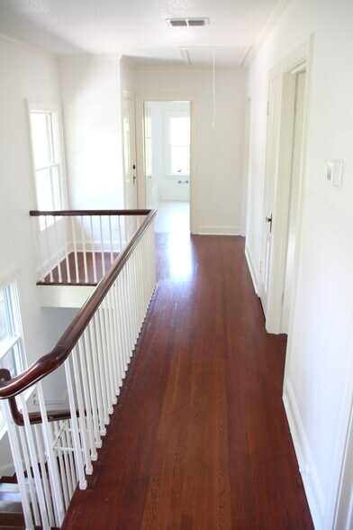 More Photos Of 1604 Nueces St, Austin Office Residential For Lease