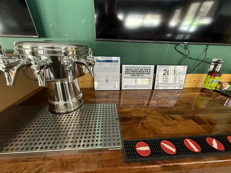 More Photos Of 1640 W US-2, Crystal Falls Restaurant For Sale