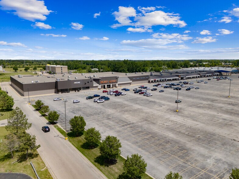 Primary Photo Of 2268-2580 Tittabawassee Rd, Saginaw General Retail For Lease