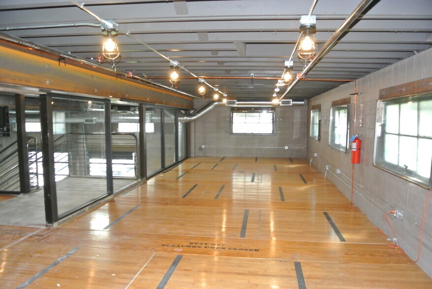 More Photos Of 216 E Coeur D Alene Ave, Coeur d'Alene Bar For Lease