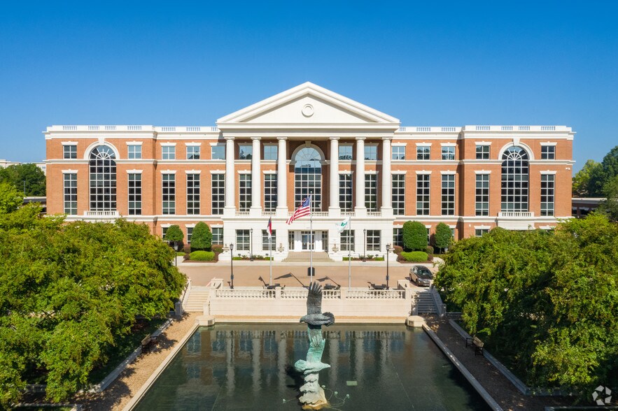 More Photos Of 6805 Carnegie Blvd, Charlotte Office For Lease