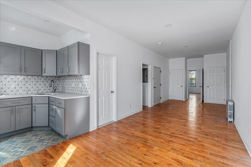 More Photos Of 37 Jewel St, Brooklyn Apartments For Sale