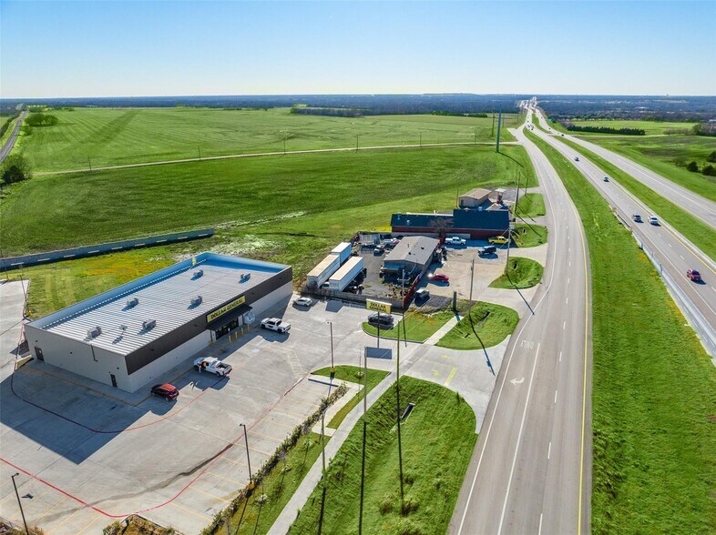 More Photos Of 7504 Sam Rayburn Hwy, Anna Freestanding For Sale