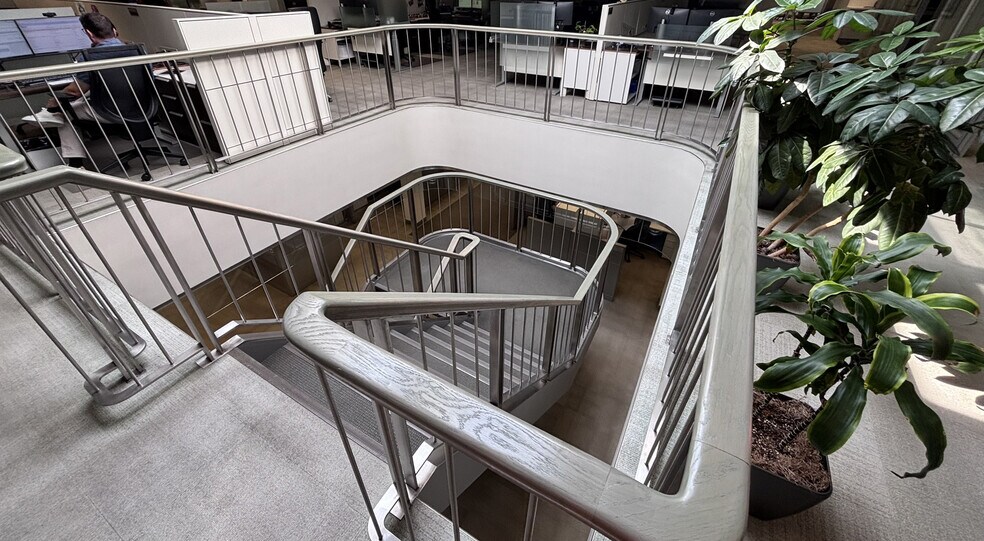 More Photos Of 99 Summerlea Rd, Brampton Distribution For Lease