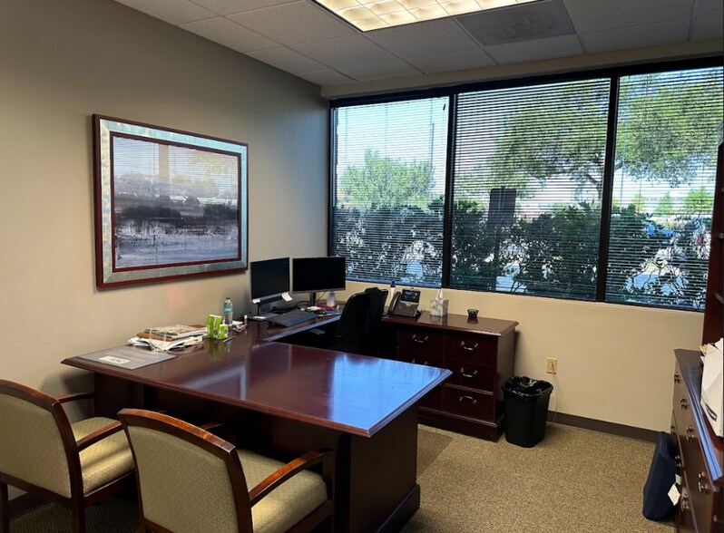More Photos Of 19855 Southwest Fwy, Sugar Land Office For Lease
