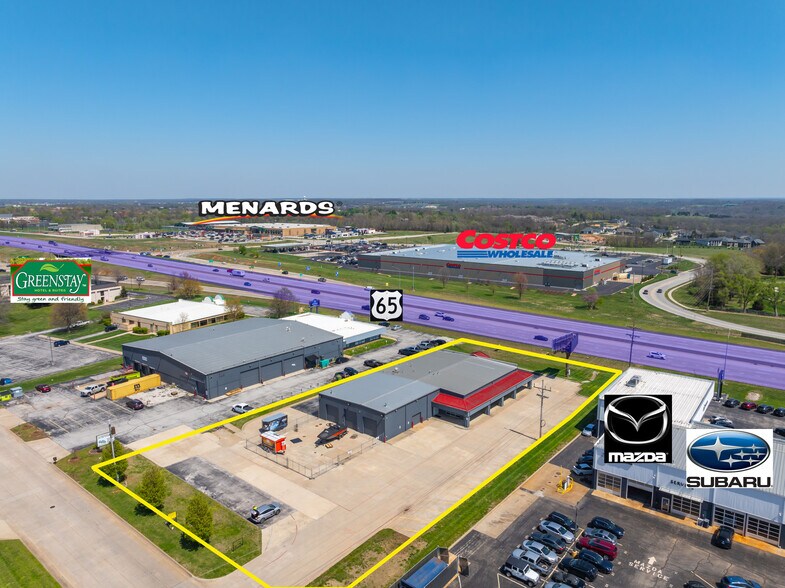 More Photos Of 350 S Ingram Mill Rd, Springfield Showroom For Lease