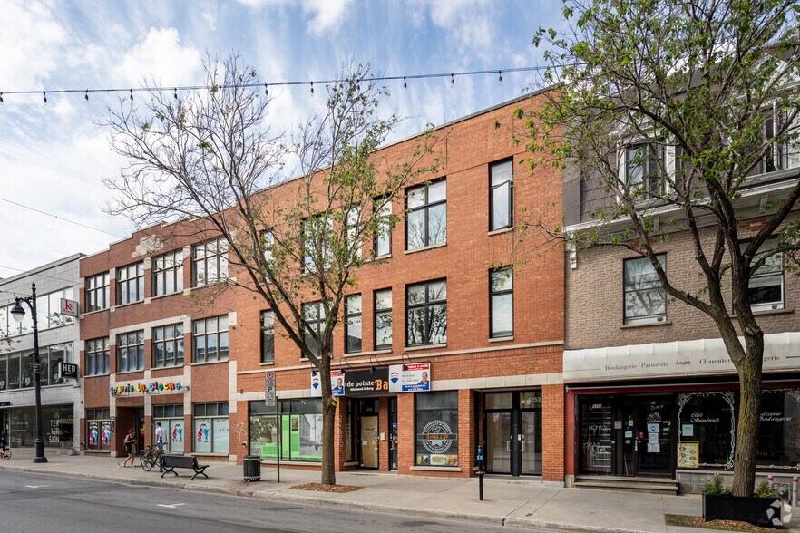 Primary Photo Of 4255 Boul Saint-Laurent, Montréal Storefront Retail Residential For Lease