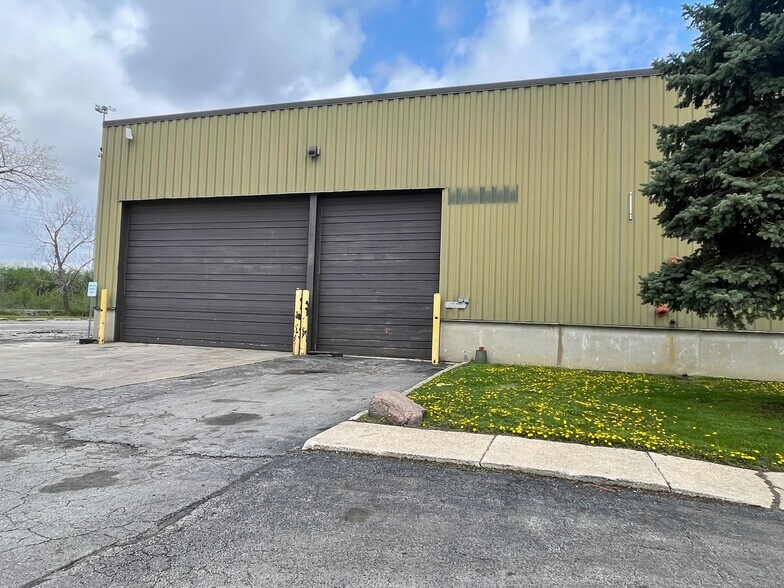 More Photos Of 5570 W 70th Pl, Bedford Park Manufacturing For Lease