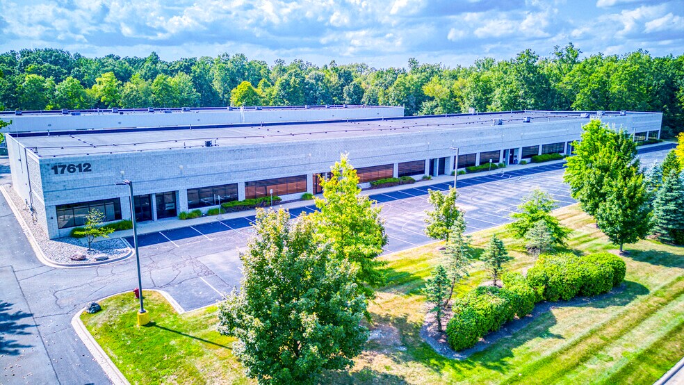 More Photos Of 17901 Woodland Dr, New Boston Unknown For Lease