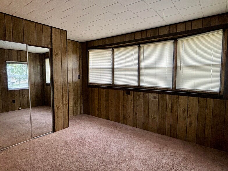 More Photos Of 521 S Emmett St, Virden Manufactured Housing Mobile Home Park For Sale