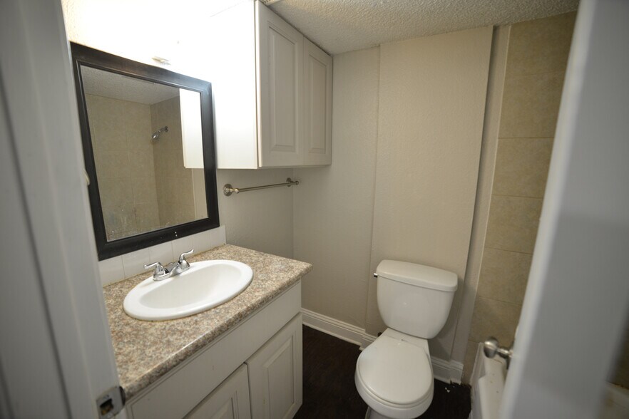 More Photos Of 826 S Travis St, Sherman Apartments For Sale