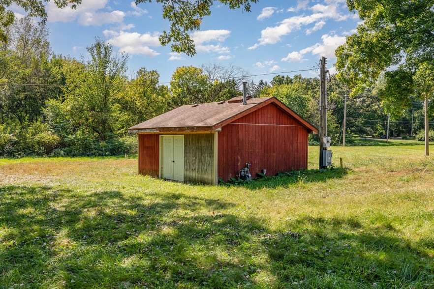 More Photos Of 1626 State Route 31, Oswego Specialty For Sale