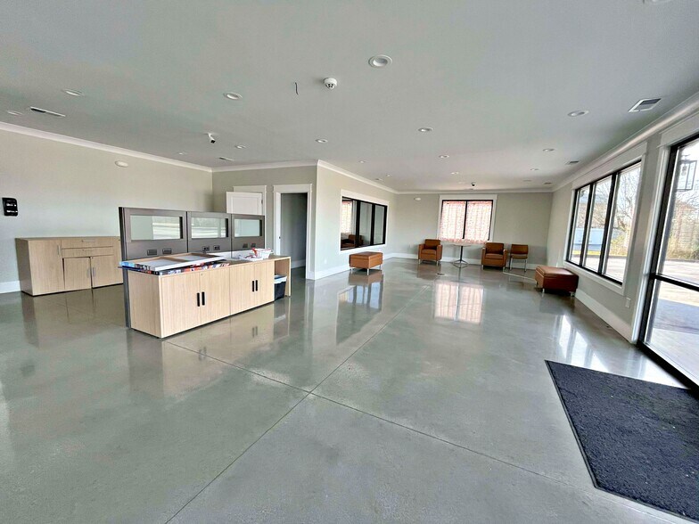 More Photos Of 1391 Murrays Chapel Rd, Sweetwater Showroom For Sale