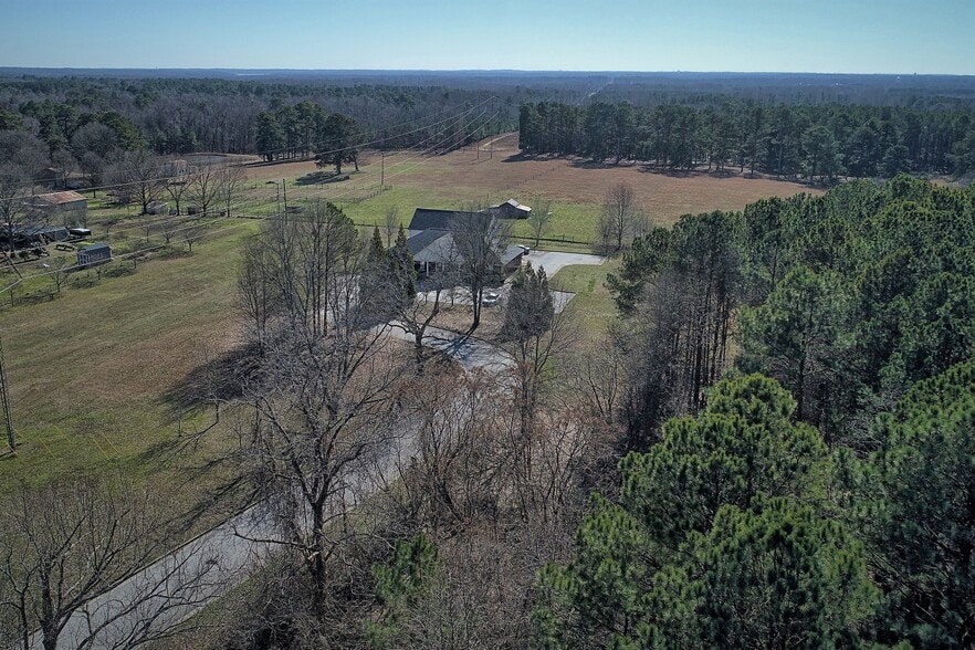 More Photos Of 3175 Highway 81 W, Hampton Storefront Retail Office For Sale