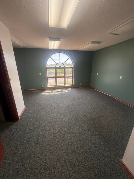 More Photos Of 2251 N Woodlawn Blvd, Wichita Medical For Sale