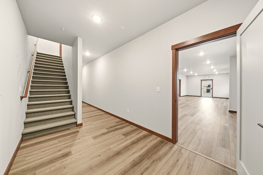 More Photos Of 1408 N Jackrabbit Ln, Belgrade Office For Sale