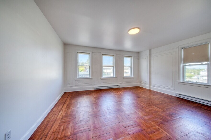 More Photos Of 9 Mongaup Rd, Hurleyville Apartments For Sale