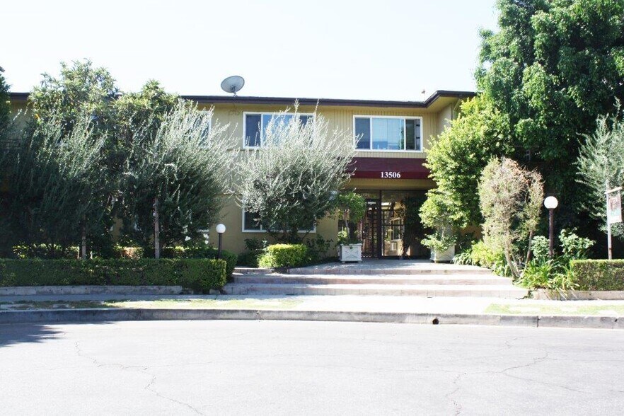 More Photos Of 13506 Rye St, Sherman Oaks Apartments For Sale
