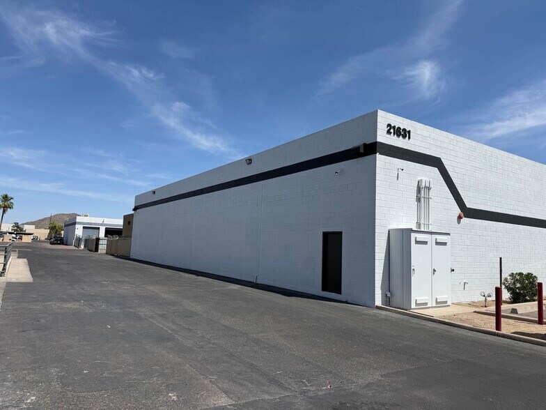 More Photos Of 21631 N 3rd Ave, Phoenix Manufacturing For Lease