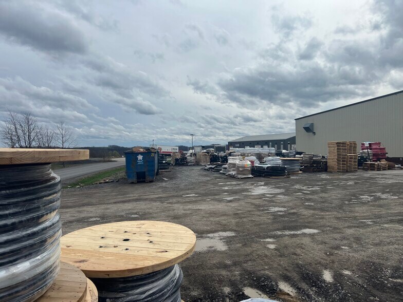 More Photos Of 112 Corporate Dr, Morgantown Warehouse For Lease