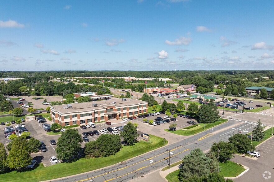 More Photos Of 3555 Willow Lake Blvd, Vadnais Heights Office For Lease