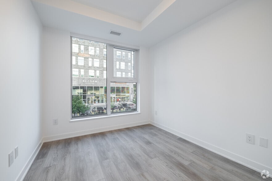 More Photos Of 300 Mcrae Av, Ottawa Apartments For Lease