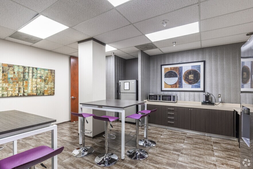 More Photos Of 555 Republic Dr, Plano Office For Lease