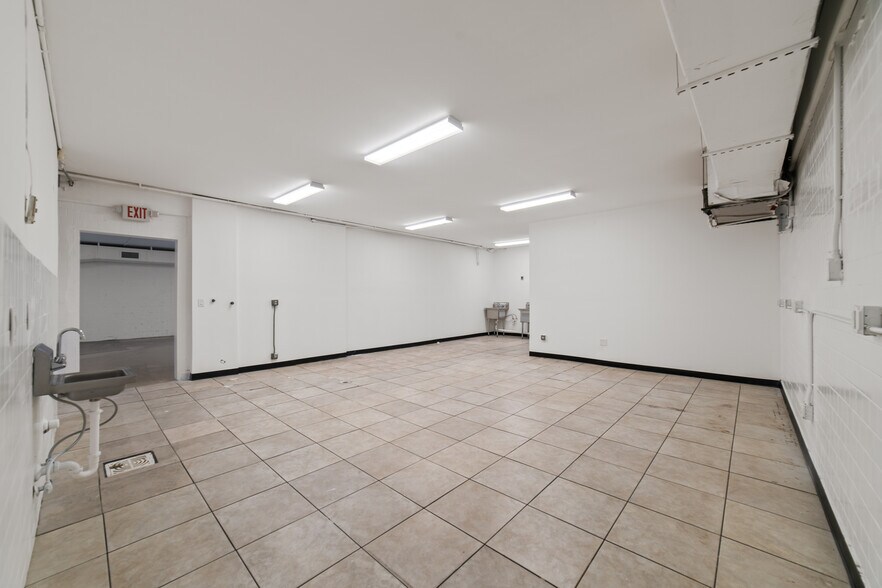 More Photos Of 913 SW 8th Ave, Hallandale Beach Warehouse For Lease