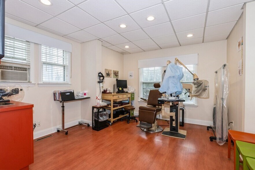 More Photos Of 114 S Euclid Ave, Westfield Office For Sale