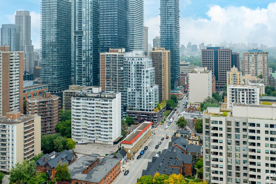 More Photos Of 614 Church St, Toronto Apartments For Lease