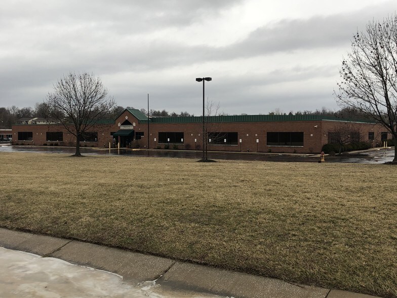 More Photos Of 2070 Little Hills Expy, Saint Charles Office For Sale