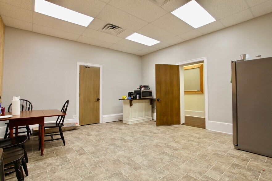More Photos Of 300 NW Mcgill Ave NW, Concord Office For Lease