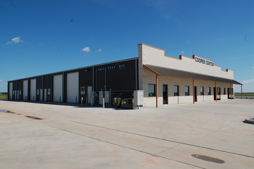 More Photos Of 12401 University Ave, Lubbock Warehouse For Lease