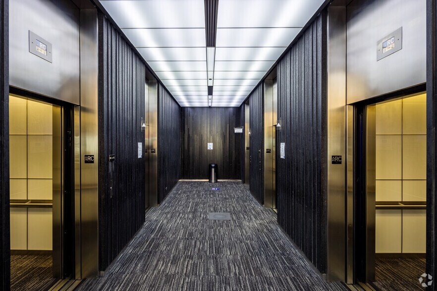 More Photos Of 500 Pl D'armes, Montréal Coworking Space