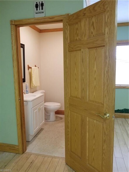 More Photos Of 10595 State Route 550, Vincent Office For Sale