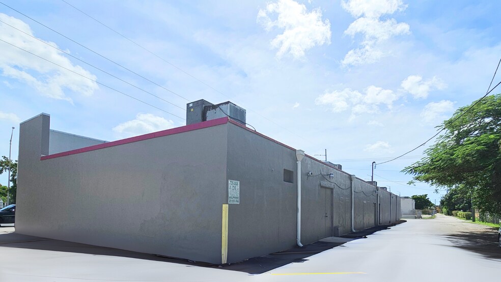 More Photos Of 12208 NW 7th Ave, Miami Freestanding For Lease