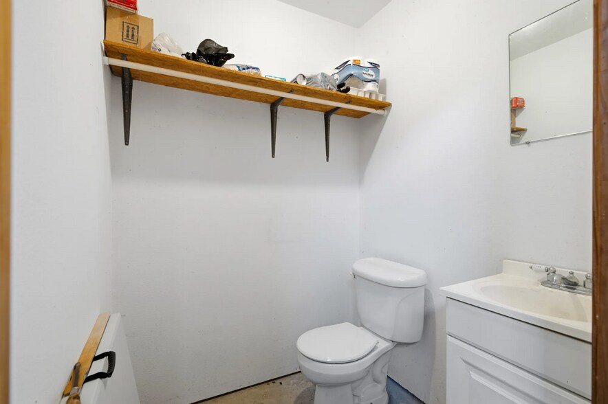 More Photos Of 20981 State Highway 64, Canton General Retail For Sale