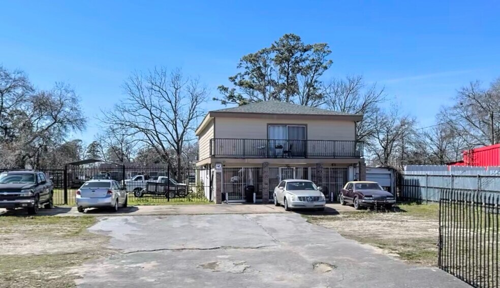 More Photos Of 11611 Homestead Rd, Houston Freestanding For Lease