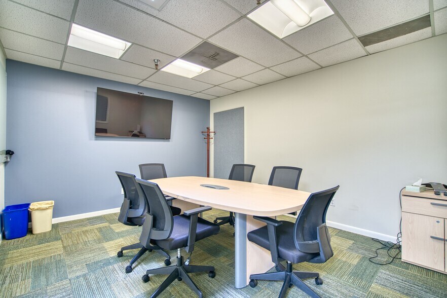 More Photos Of 1200 Pearl St, Boulder Office For Lease