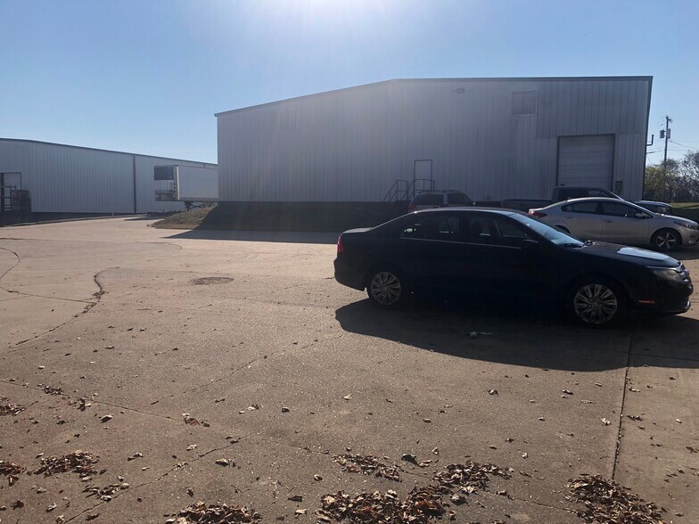 More Photos Of 1232 Longleaf Dr, Gallatin Warehouse For Lease