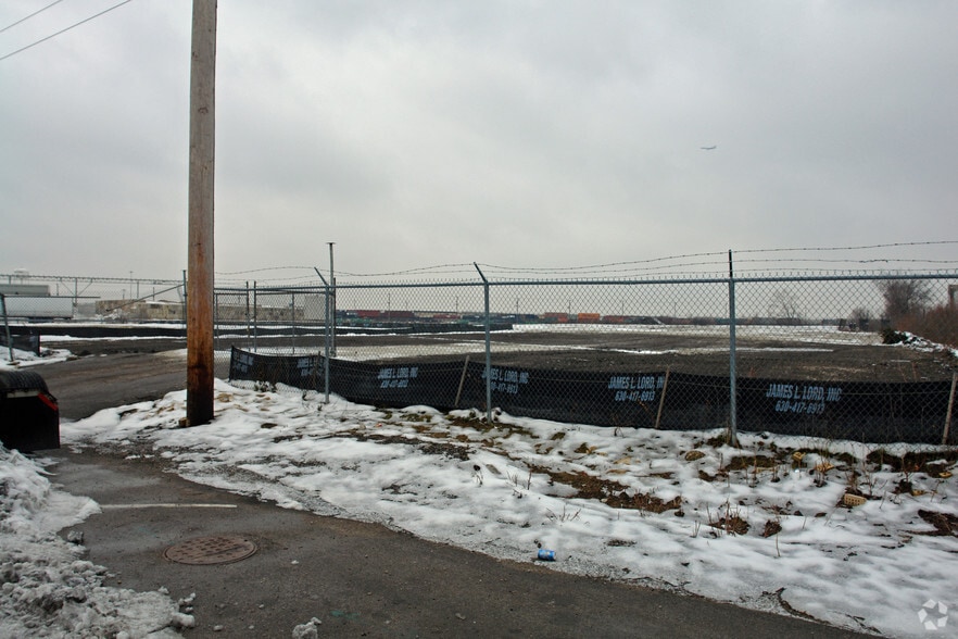 More Photos Of 10700 W Waveland Ave, Franklin Park Distribution For Lease