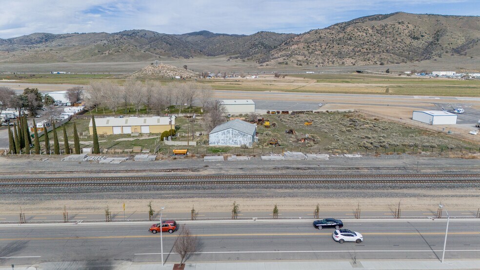 More Photos Of 609 E H St, Tehachapi Warehouse For Sale