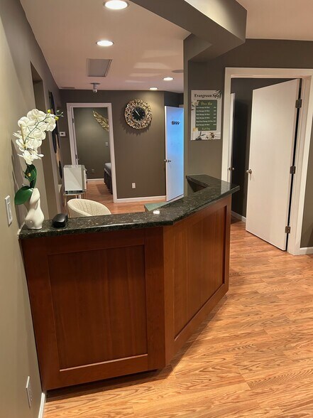 More Photos Of 656 Main St, Port Jefferson Office Residential For Lease
