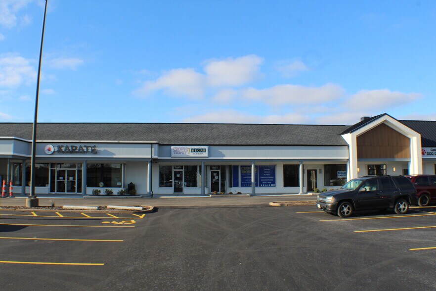 More Photos Of 15425-15495 Clayton Rd, Ballwin Unknown For Lease