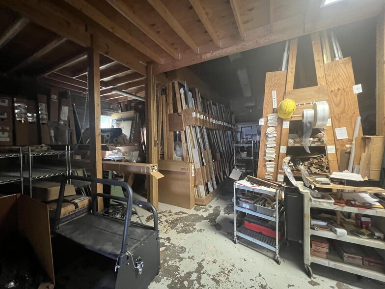 More Photos Of 1134 E Main St, Luray Service For Sale