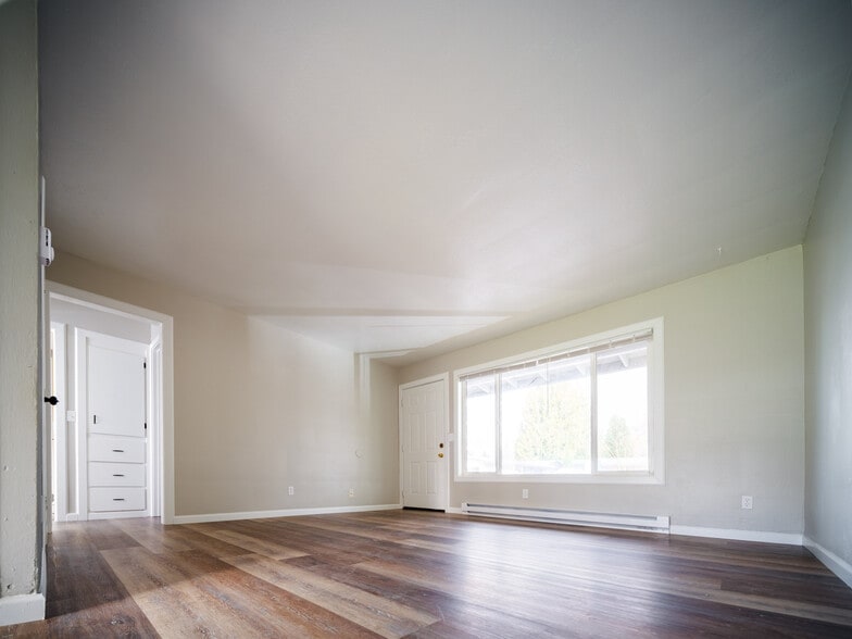 More Photos Of 1037 Ring St NE, Salem Apartments For Sale