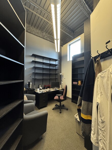 More Photos Of 1227 S 6th St, Minneapolis Freestanding For Lease