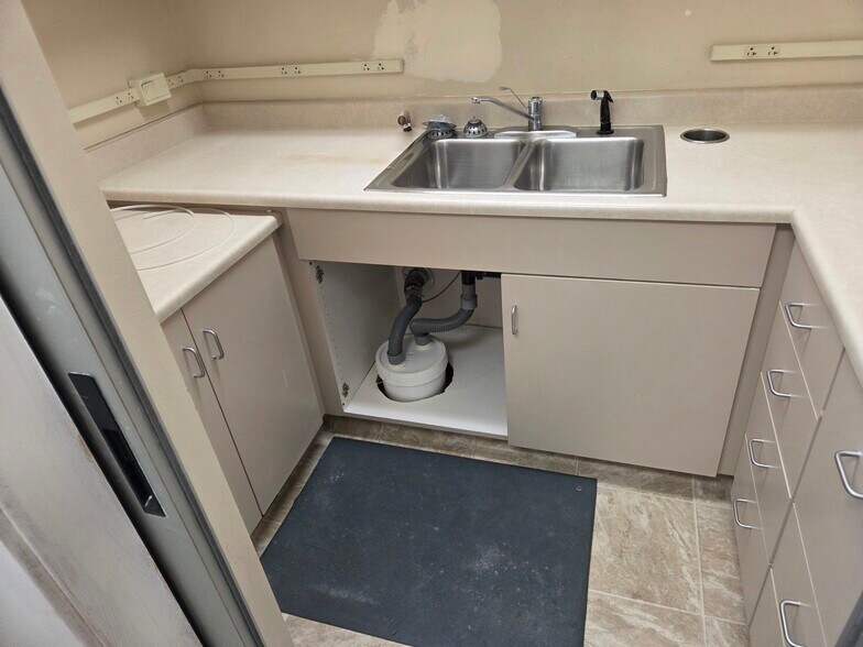 More Photos Of 1455 400 E Suite 3A, Logan Healthcare For Lease