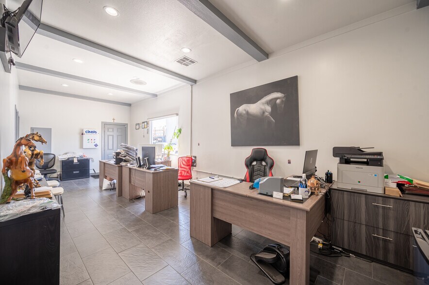 More Photos Of , North Hollywood Unknown For Sale