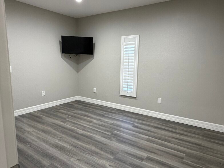 More Photos Of 8106 US Highway 19, Port Richey Office For Sale